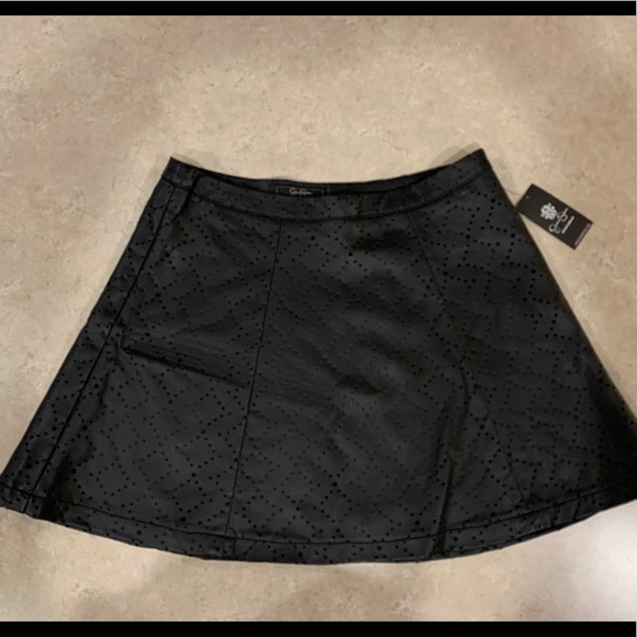 Jessica Simpson Baxter Cut Out Vegan Mini Skirt - Picture 5 of 7